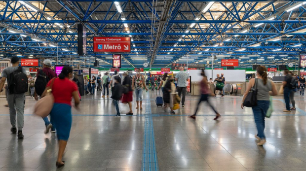 Imagem: As estações Sé, do Metrô, Palmeiras-Barra Funda, da CPTM, e Terminal Metropolitano Diadema, da EMTU receberam uma exposição informativa. Foto: Divulgação/Governo de SP