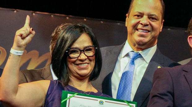 Elania Silva, esposa do Deputado Federal Ribamar Silva é diplomada vereadora de Osasco! Foto: Redes Sociais/Reprodução