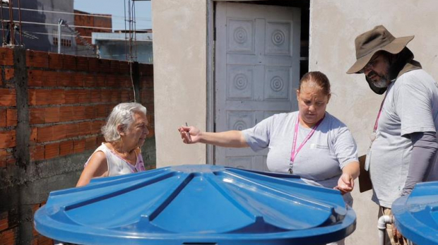 Mutirão de Combate à Dengue em Barueri - Ação no Bairro Engenho Novo. Foto: Prefeitura de Barueri