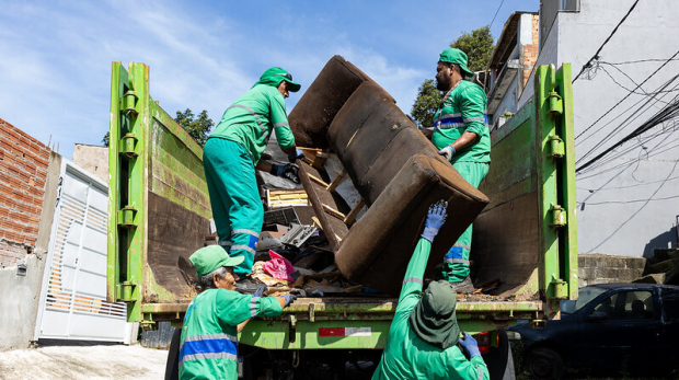 Descarte Irregular de lixo e entulho. Foto: Prefeitura de Itapevi (Redes Sociais/Reprodução)