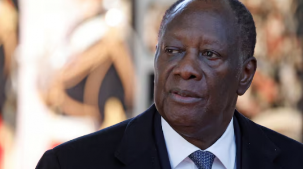 O presidente da Costa do Marfim, Alassane Ouattara, chega para participar da sessão de abertura da 19ª Cúpula da Francofonia no Grand Palais, em Paris, França, em 5 de outubro de 2024. Ludovic Marin / Pool via REUTERS / Foto de arquivo