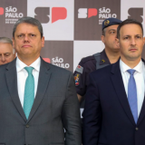 O governador de São Paulo, Tarcísio de Freitas (Republicanos) e o secretário da Segurança Pública, Guilherme Derrite • Divulgação/Governo do Estado de São Paulo