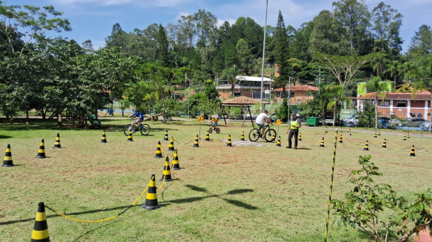 ‘Brincando nas Férias’ levou informação para um trânsito mais seguro. Foto: Prefeitura de Cotia