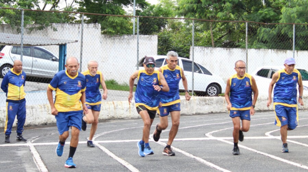 rimeiro torneio esportivo voltado para pessoas idosas em Carapicuíba oferece modalidades como atletismo, basquetebol 3x3 adaptado, natação e muito mais. Não perca a chance de participar!  Foto: Prefeitura de Carapicuíba