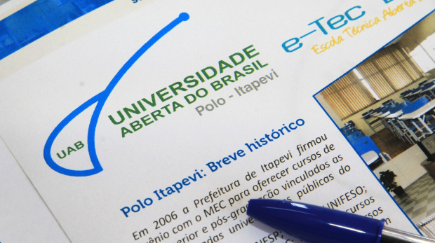 Estão abertas as inscrições para o Vestibular 2025 da Universidade Virtual do Estado de São Paulo (Univesp). São oferecidas 135 vagas no Polo UAB Itapevi para cursos gratuitos na modalidade EAD, com encontros presenciais. Arte: Prefeitura de Itapevi