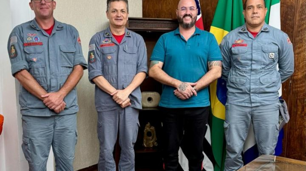 Reunião entre a Prefeitura de Mairinque e representantes do Corpo de Bombeiros para fortalecer a segurança pública no município. Foto: Prefeitura de Mairinque