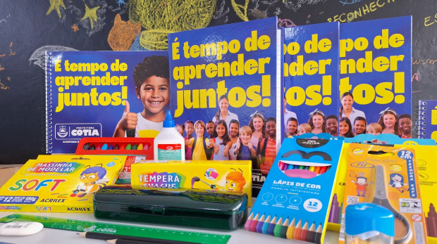 A Prefeitura de Cotia, por meio da Secretaria de Educação, deu início nesta segunda-feira (10/02) à entrega dos kits de material escolar para os mais de 30 mil alunos da rede municipal de ensino. Arte: Prefeitura de Cotia