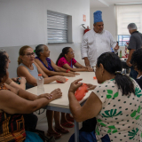 O CCI de Cotia oferece diversas atividades para o bem-estar da terceira idade, como culinária, ginástica e hidroginástica. - Prefeitura de Carapicuíba (Redes Sociais/Reprodução)