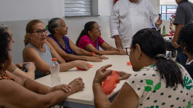 O CCI de Cotia oferece diversas atividades para o bem-estar da terceira idade, como culinária, ginástica e hidroginástica. - Prefeitura de Carapicuíba (Redes Sociais/Reprodução)