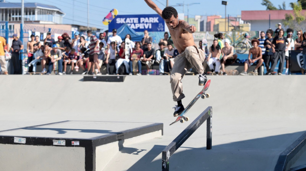 Atletas se preparam para a 1ª Etapa do Circuito Paulista de Skate 2025 em Itapevi, onde competições de street skate ganham destaque na cidade. Foto: Divulgação