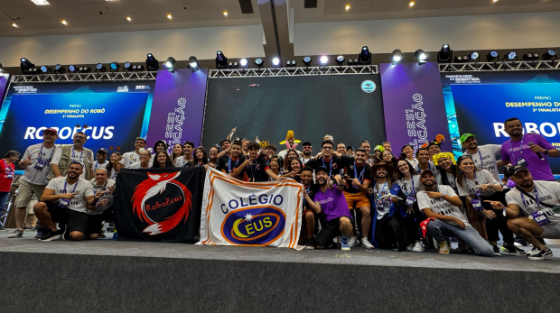 Jovens talentos da RoboEcus se preparam para representar o Brasil na Grécia, com um espírito de inovação e trabalho em equipe que inspiram o futuro da robótica educacional.