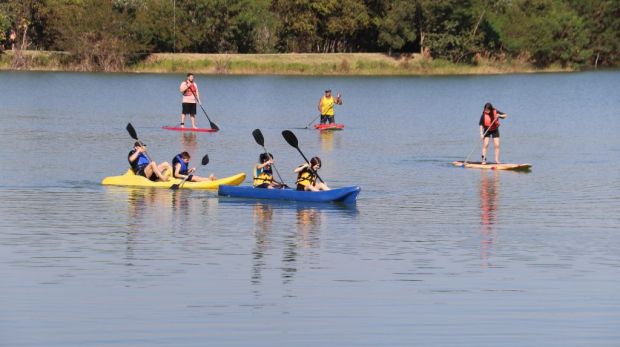 Momentos de diversão e integração familiar no Passeio Aquático do Parque Municipal Porto das Águas! Foto: Prefeitura de Sorocaba