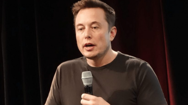 Elon Musk fechando a reunião anual de acionistas da Tesla de 2016.
(Crédito da foto: Jurvetson está licenciado sob CC BY 2.0)