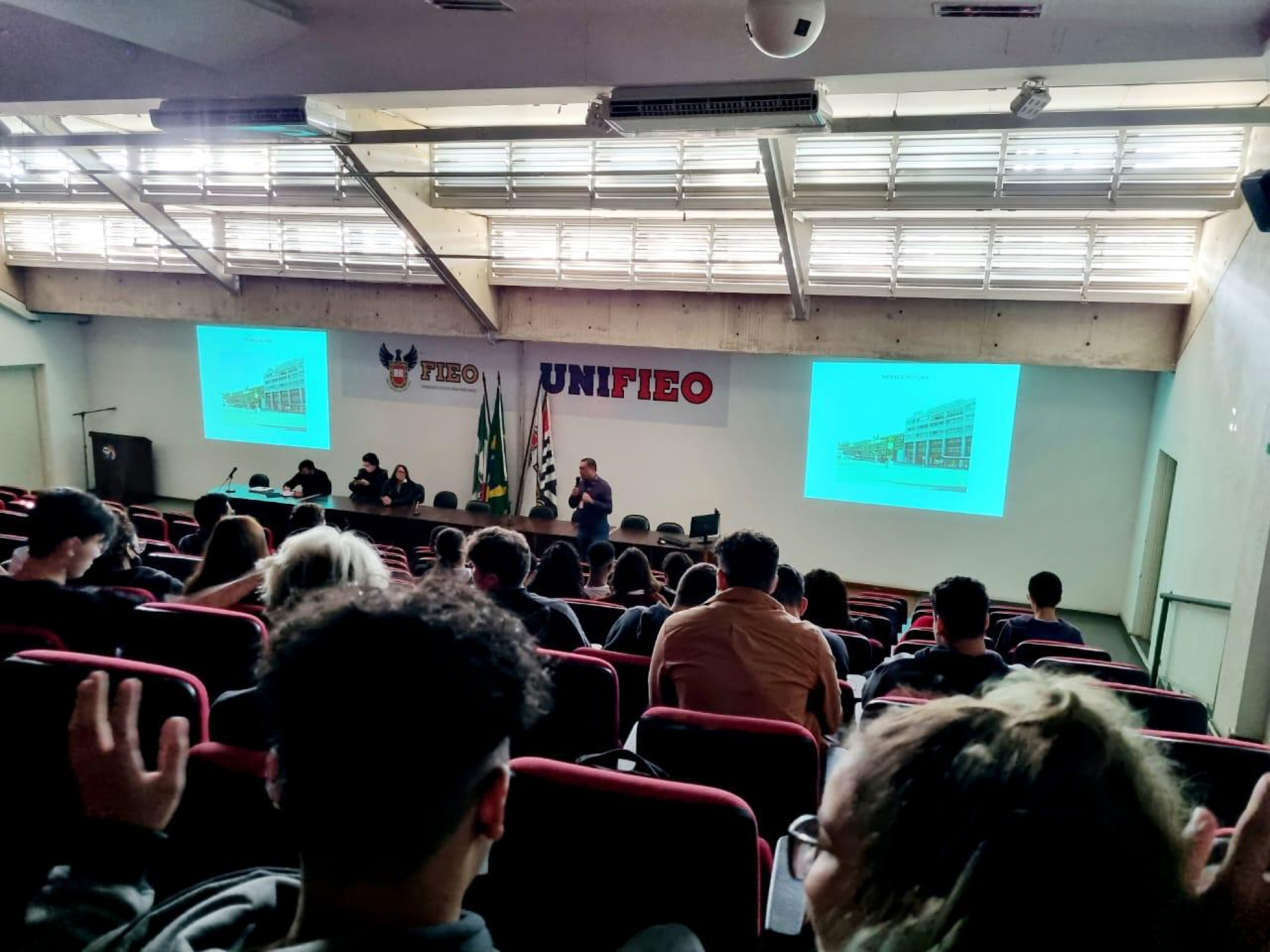 Inspiração, aprendizado e conexão! A Semana da Comunicação UNIFIEO 2025 está reunindo grandes nomes do mercado para compartilhar ideias, técnicas e histórias que inspiram. Um evento feito para quem vive e ama comunicação! Foto: Divulgação