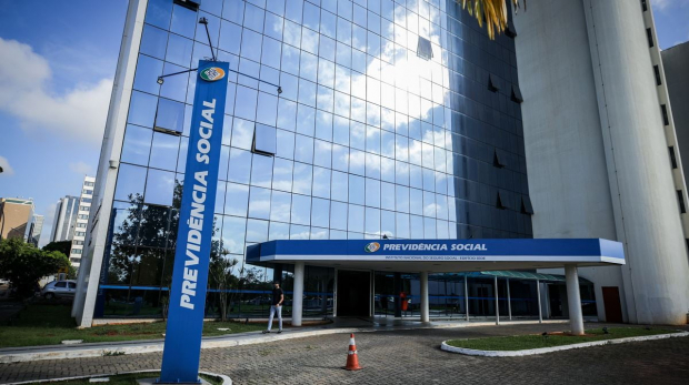 Fachada de uma agência do INSS; série de reportagens do portal Metrópoles descobriu um esquema bilionário de fraudes na Previdência Social (Foto: Jefferson Rudy/Agência Senado