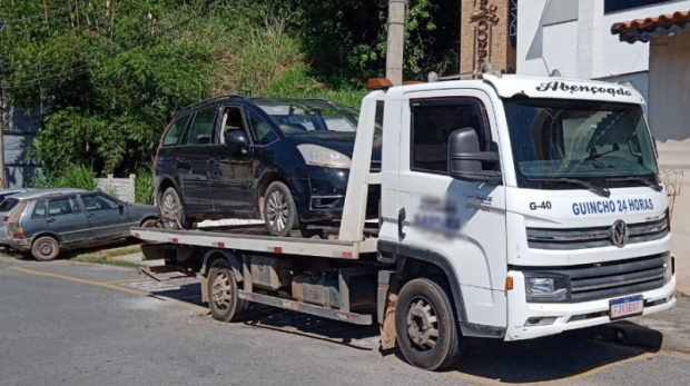 Com apoio dos totens de monitoramento, GCM localiza carro roubado e conduz suspeito à delegacia. Trabalho conjunto que gera resultados. Foto: Prefeitura de São Roque