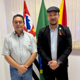 Vereador Dylan Dantas recebe representante da CPFL para tratar de melhorias no atendimento à população, fornecimento de energia e poda de árvores próximas à rede elétrica. Foto: Divulgação