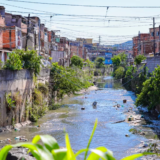 Transformação urbana: Autoridades acompanham planejamento da nova etapa de urbanização que beneficiará centenas de famílias no Rochdale. Foto: Fotos: Fernanda Cazarini