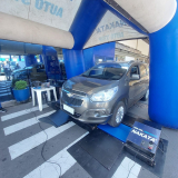 Equipamento especializado simula diferentes tipos de solo para avaliar as condições reais dos amortecedores e garantir mais segurança ao dirigir.