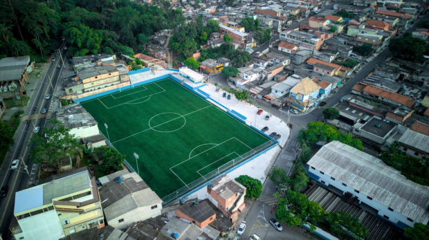 Arena Horácio Xavier da Silva é inaugurada com estrutura moderna e jogos festivos que marcaram um novo capítulo para o esporte no bairro Estela Maris. Foto: Prefeitura de Cotia