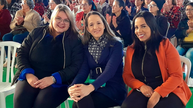 Um encontro cheio de vida e cuidado! Participantes da melhor idade comemoram mais um ano do projeto com dança, música e integração. Foto: Prefeitura de Cabreúva (Redes Sociais/Reprodução)