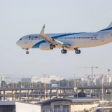 Um voo da El Al pousa no Aeroporto Ben Gurion, em 31 de março de 2025
( crédito da foto : YOSSI ALONI/FLASH90 )