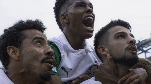 PRIMEIRA VITÓRIA DO #PRIMEIROCAMPEÃOMUNDIAL NA #FIFACWC! ✅

Tá liberado curtir o feriado alviverde, #FamíliaPalmeiras! 😎

🏆 Palmeiras 2x0 Al Ahly-EGI
⚽ Abou Ali (GC) e López