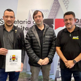 O vereador Dylan Dantas e o deputado estadual Danilo Balas durante reunião com o secretário estadual de Habitação, Marcelo Branco, em São Paulo.
