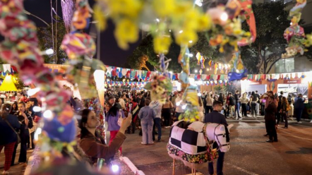 Arraiás espalhados por Cotia garantem música, dança, sorteios e aquele clima acolhedor que só as festas juninas proporcionam