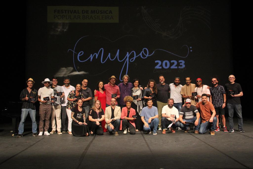 Artistas brilham no palco do Femupo, celebrando a verdadeira essência da Música Popular Brasileira em Barueri! Emoção, talento e grandes descobertas: assim foi mais uma noite inesquecível nas eliminatórias do Femupo 2025!
