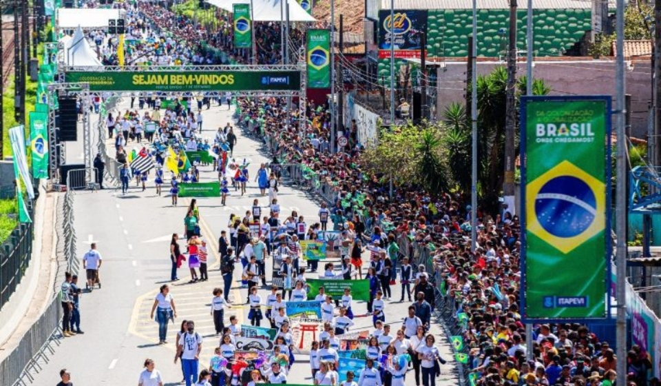 Itapevi no compasso da coragem e da alegria! Vem sentir o coração da cidade bater mais forte no 7 de Setembro!