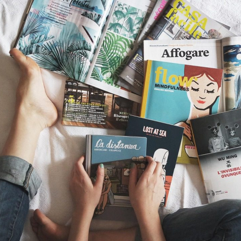 Entre o digital e o analógico, as revistas impressas ressurgem com todo o charme e profundidade que só o papel oferece. Uma viagem no tempo e na informação. 