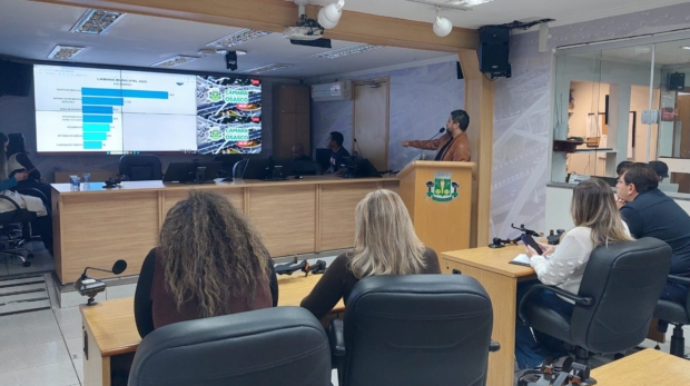 Servidores da Câmara de Osasco durante treinamento do “Osasco Sem Papel”: modernização e sustentabilidade na gestão pública.