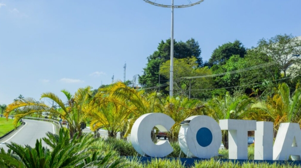 Você sabia que o SUAS completa 20 anos em 2025? E Cotia vai ser palco de debates decisivos sobre o futuro da assistência social no Brasil