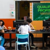 Moradores participam do Feirão do Emprego em Osasco, com atendimento gratuito, orientação profissional  e oportunidades de contratação imediata. Fotos: Arquivo Secom/PMO