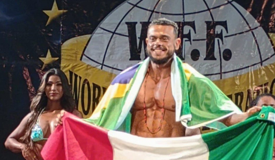 Alef Richard Pelai comemora o título pan-americano no pódio em Santiago, Chile, representando o Brasil e a cidade de Osasco. Fotos: Divulgação Serel/PMO