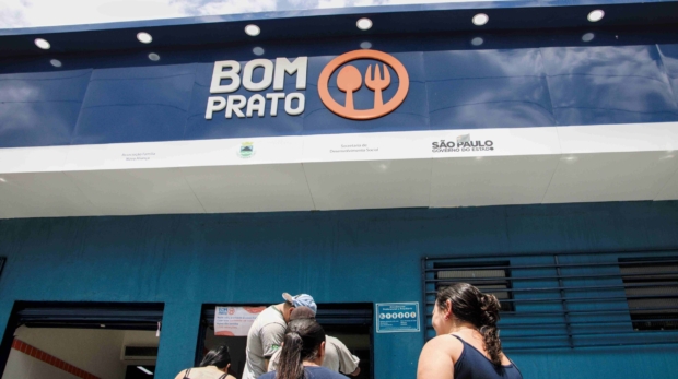 O Restaurante Bom Prato de Cotia ficará fechado entre os dias 22 e 24 de agosto para manutenção emergencial no piso, após a identificação de um vazamento. A unidade retoma suas atividades normalmente na segunda-feira (25), garantindo refeições acessíveis e de qualidade à população. Foto: Prefeitura De Cotia