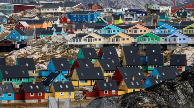 Casas são retratadas em Ilulissat, Groenlândia [Arquivo: Hannibal Hanschke/Reuters]