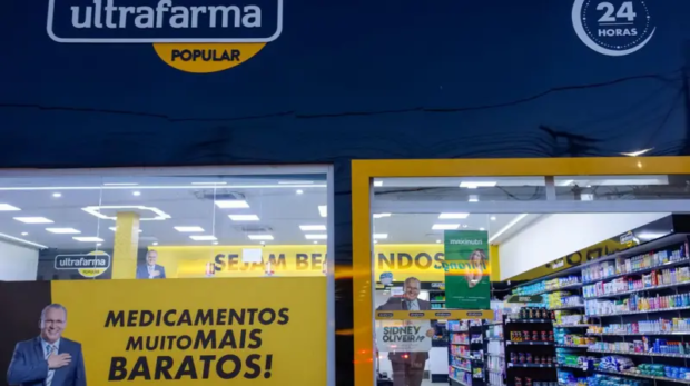 A rede Ultrafarma foi fundada por Oliveira no ano 2000