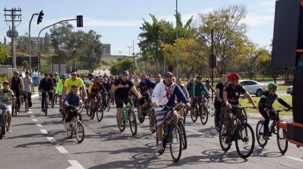 Ciclistas percorrem trecho da Avenida Dom Aguirre durante a edição especial do Pedala Sorocaba. Foto: Prefeitura de Sorocaba (Redes Sociais/Reprodução)