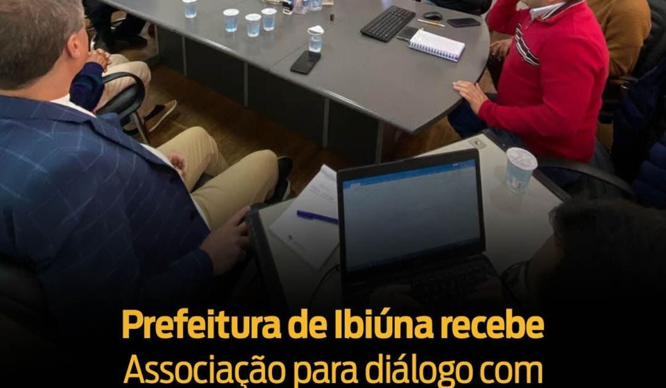 Representantes da AJA e moradores do entorno do Parque do Jurupará foram recebidos no gabinete da Prefeitura de Ibiúna para tratar de demandas urgentes e garantir o direito das famílias da região. O diálogo entre a gestão municipal e as comunidades tradicionais reforça o compromisso da Prefeitura com a escuta ativa e a construção de soluções justas para todos. Foto: Prefeitura De Ibiúna (Redes Sociais/Reprodução)