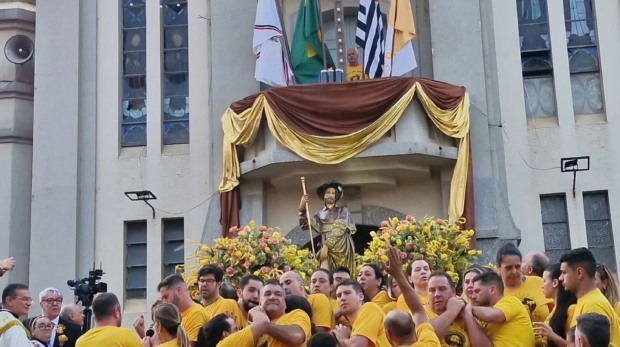 Com apoio da Prefeitura e participação massiva dos fiéis, a cidade viveu mais um momento inesquecível de devoção e união. Foto: Prefeitura De São Roque (Redes Sociais/Reprodução)