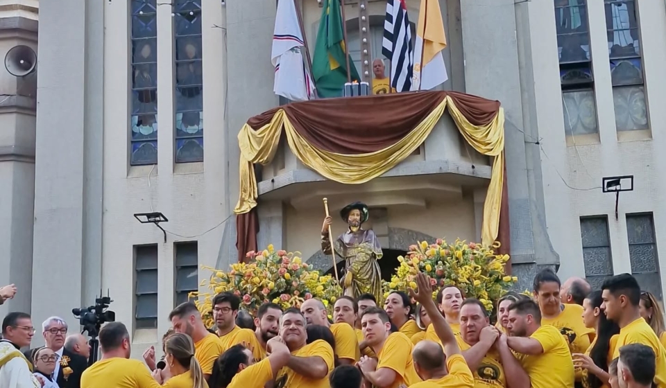 Com apoio da Prefeitura e participação massiva dos fiéis, a cidade viveu mais um momento inesquecível de devoção e união. Foto: Prefeitura De São Roque (Redes Sociais/Reprodução)