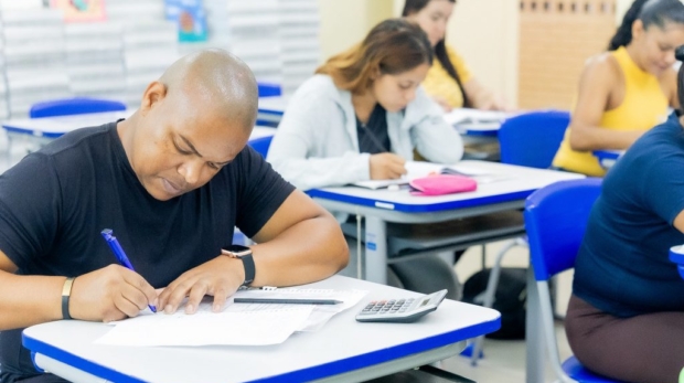 No modelo com presença flexível, os matriculados podem ir à escola quantas vezes for possível para sanar dúvidas. Foto: Divulgação/Governo de SP