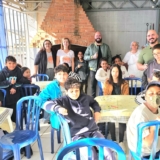 Prefeito Eduardo Thomaz e o presidente da Câmara, Rafael da Hípica, durante visita ao Instituto Granada, na região leste de Mairinque. Instituto Granada atende 120 crianças e adolescentes com atividades socioeducativas e de apoio às famílias. Foto: Prefeitura De Mairinque