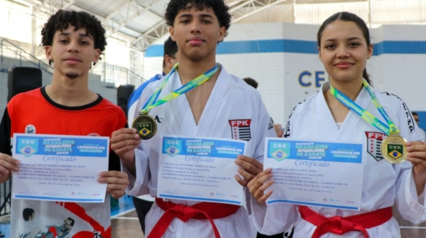 Festival de Karatê reúne jovens atletas no CEEAC Tancredão em mais uma ação de incentivo ao esporte.
Evento promoveu valores como disciplina, respeito e espírito esportivo entre os participantes. Foto: Prefeitura De Carapicuíba (Redes Sociais/Reprodução)