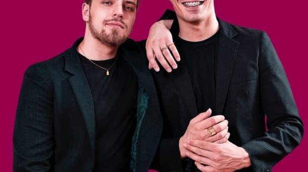 Matheus & André: talento de Erechim que ganha projeção nacional com música autoral. Projeto PGGM reforça a identidade musical da dupla com repertório inédito e estilo marcante. Foto: Divulgação 