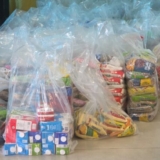 Moradores de Cotia mostram solidariedade ao contribuir com 5 toneladas de alimentos durante o Cotia Rodeio Fest 2025. Foto: Prefeitura De Cotia (Redes Sociais/ Reprodução)