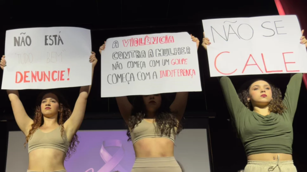 Espaço interativo da SEMUD no Osasco Plaza leva informação, acolhimento e escuta ativa como parte da campanha Agosto Lilás. 💜✊ - Imagens: Arquivo SEMUD/PMO