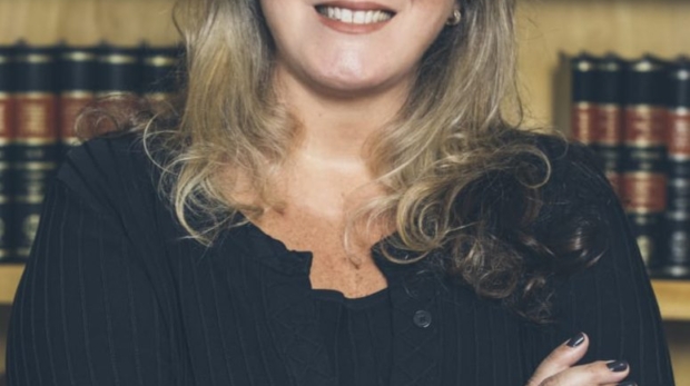 Ana Paula De Raeffray: especialista em saúde suplementar analisa os desafios jurídicos da cobertura de medicamentos importados no Brasil. Foto: Divulgação 